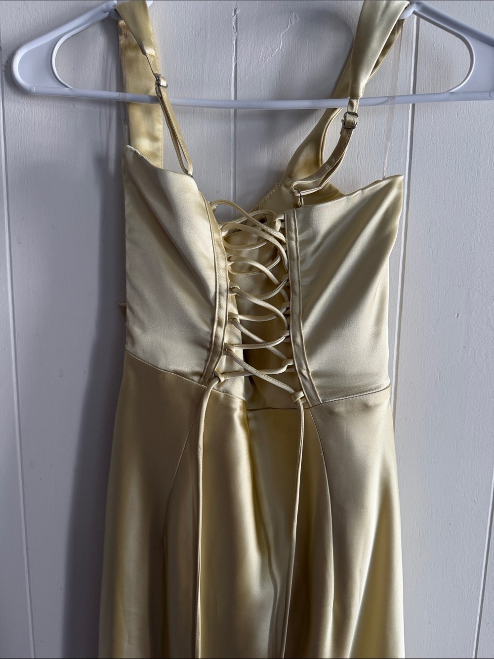Elegant Satin Maxi Dress in Pale Yellow - Picture 5 of 5